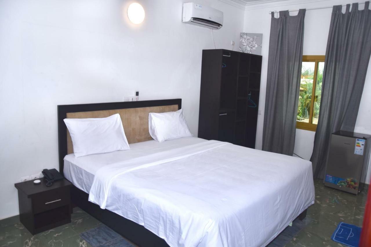 Hotel La Couronne Rw Yaoundé Eksteriør bilde