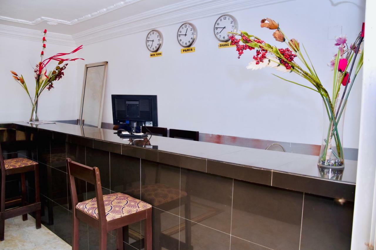 Hotel La Couronne Rw Yaoundé Eksteriør bilde