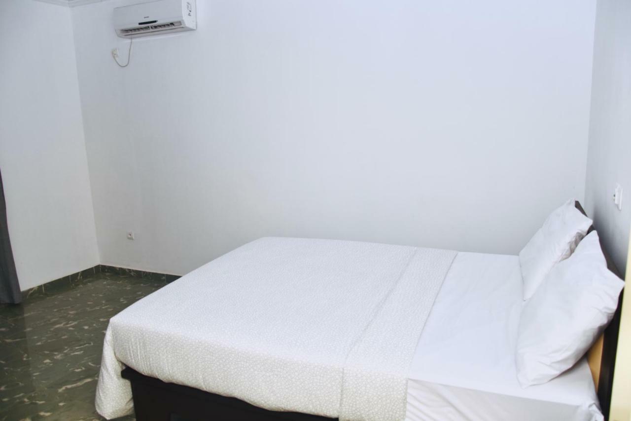 Hotel La Couronne Rw Yaoundé Eksteriør bilde