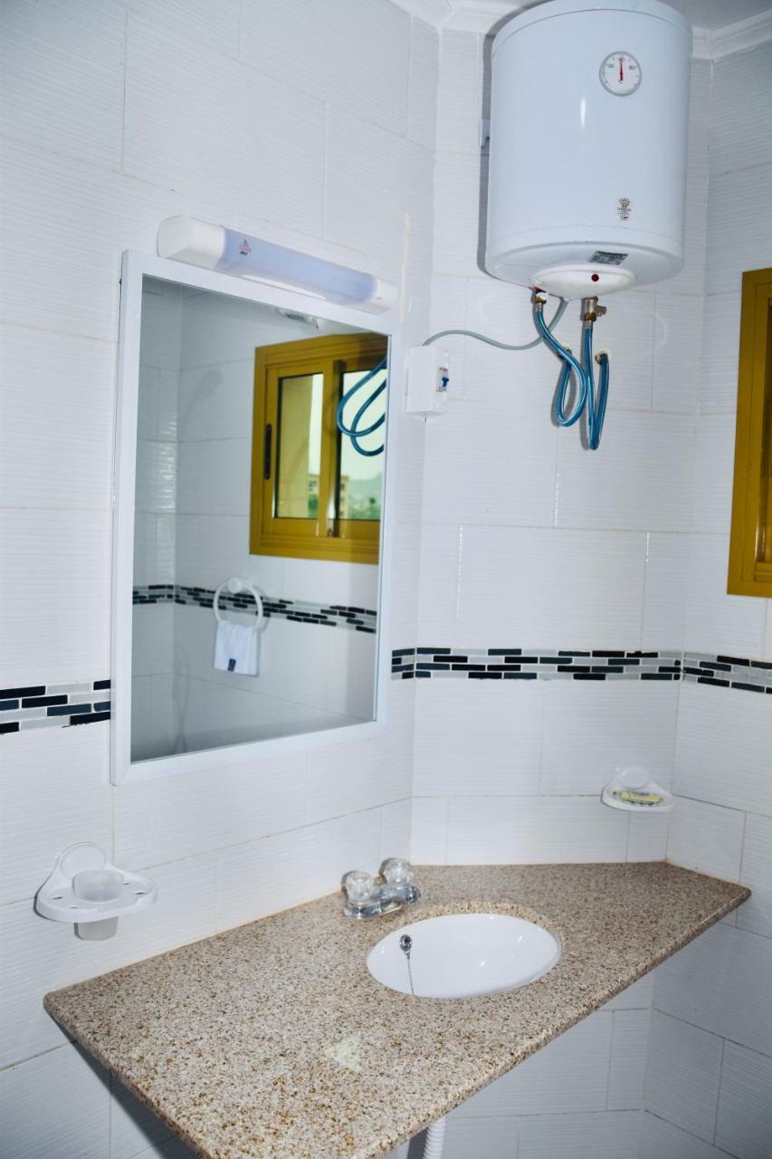 Hotel La Couronne Rw Yaoundé Eksteriør bilde