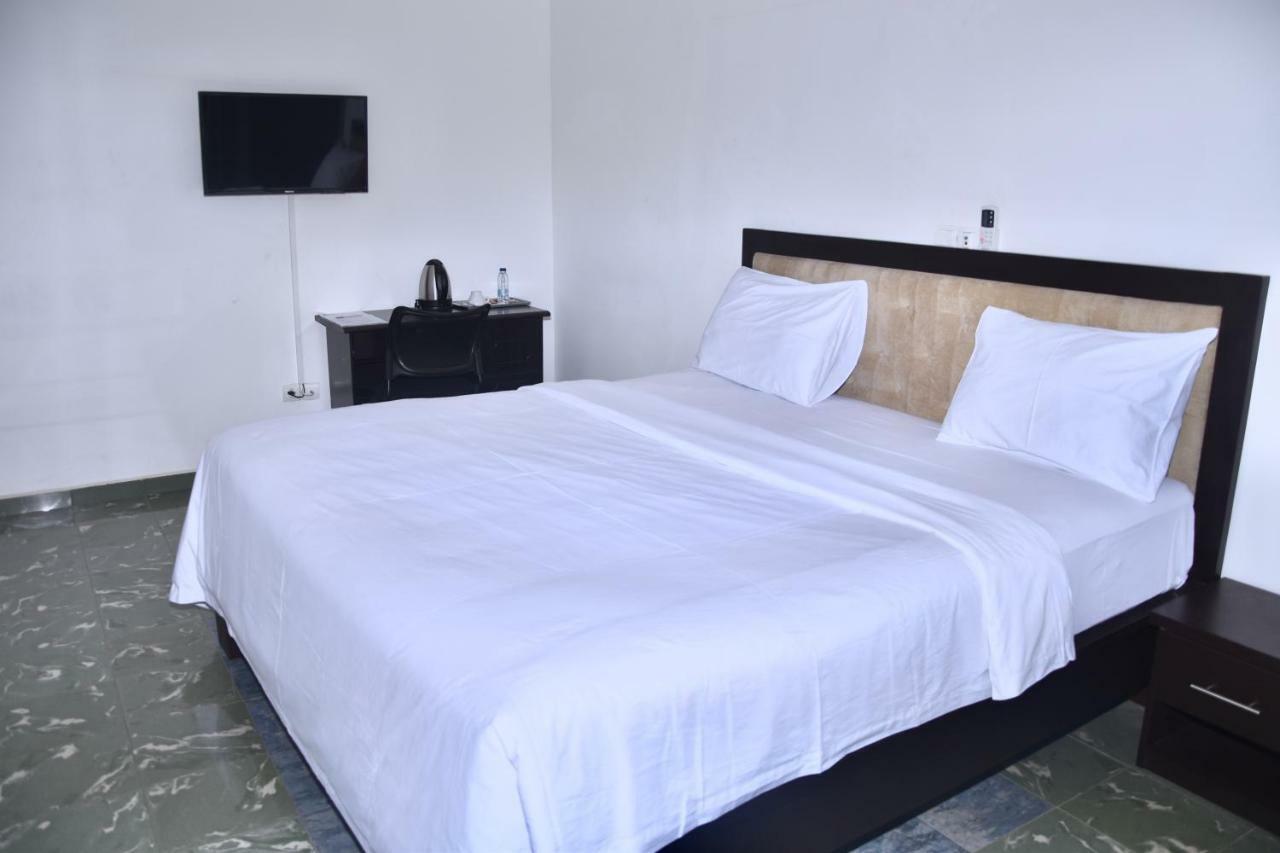 Hotel La Couronne Rw Yaoundé Eksteriør bilde